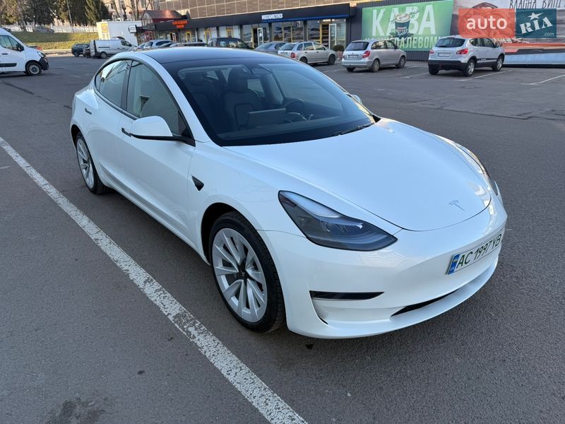 Седан Tesla Model 3 2023 в Луцьку фото 6 Седан Tesla Model 3 2023 в Луцьку