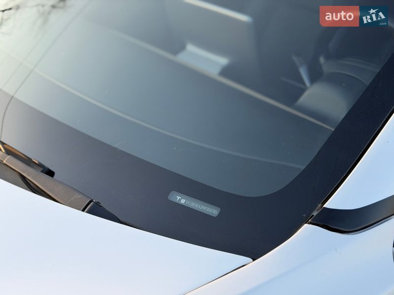 Седан Tesla Model 3 2021 в Коломые
