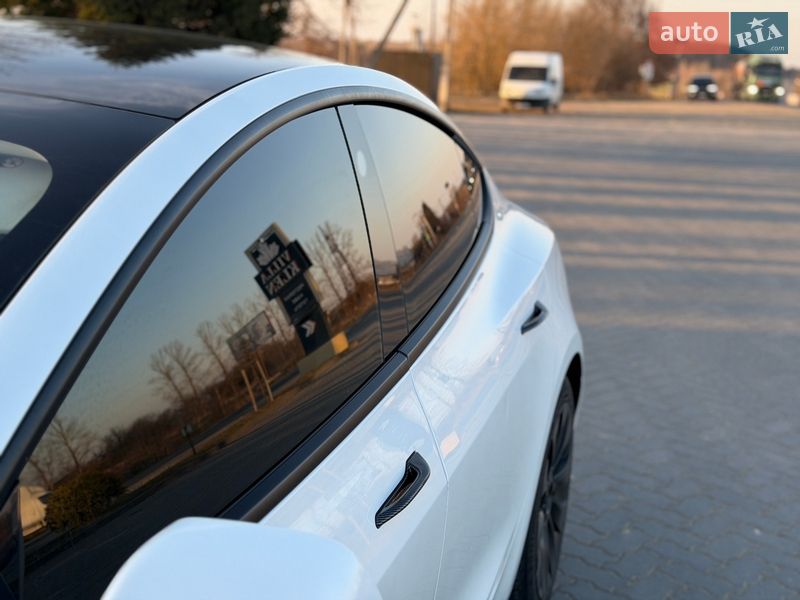 Седан Tesla Model 3 2021 в Коломые