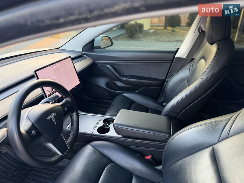 Седан Tesla Model 3 2021 в Коломые