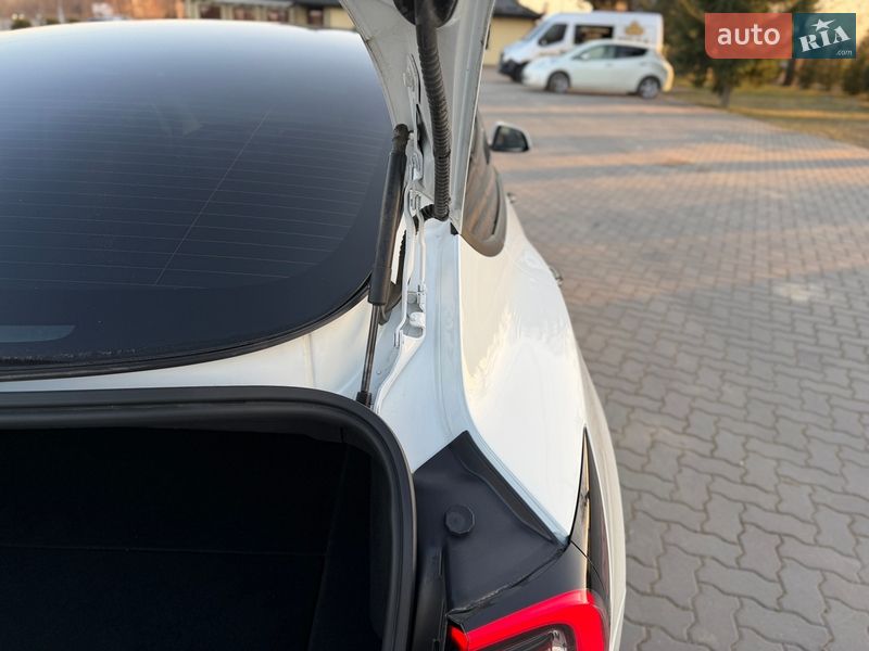 Седан Tesla Model 3 2021 в Коломые