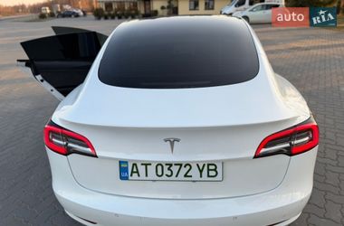 Седан Tesla Model 3 2021 в Коломые