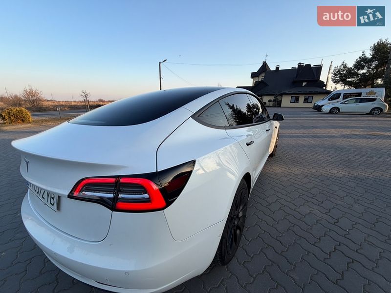 Седан Tesla Model 3 2021 в Коломые