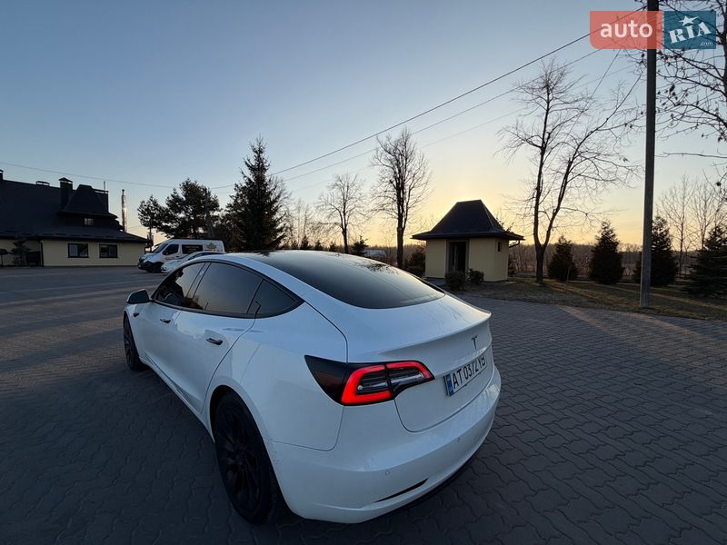Седан Tesla Model 3 2021 в Коломые