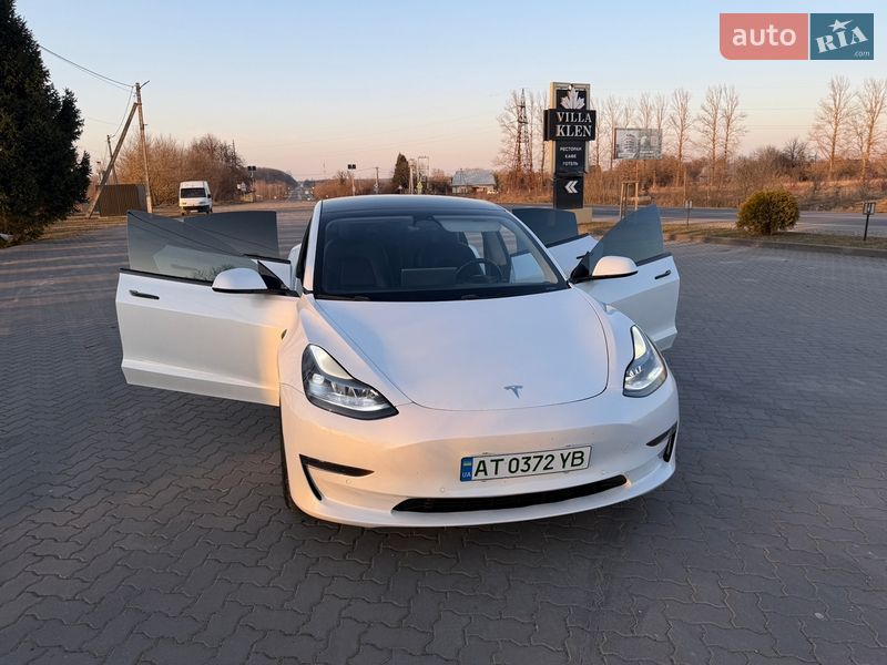 Седан Tesla Model 3 2021 в Коломые