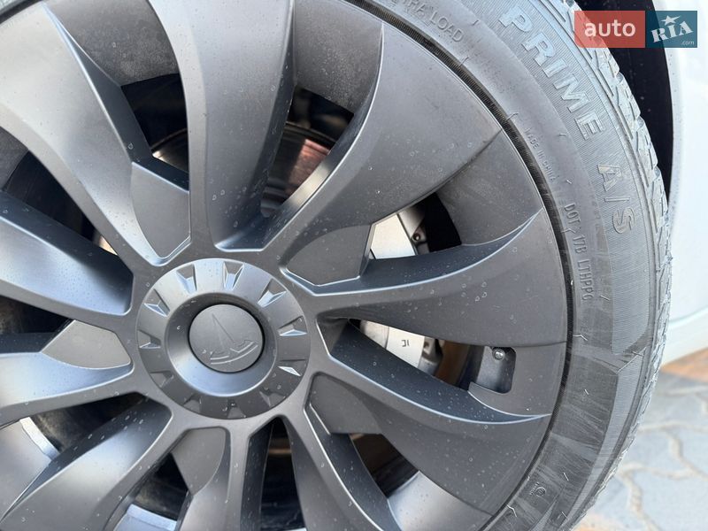 Седан Tesla Model 3 2021 в Коломые