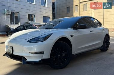 Седан Tesla Model 3 2021 в Полтаві