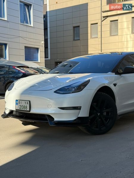 Седан Tesla Model 3 2021 в Полтаві