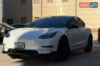 Седан Tesla Model 3 2021 в Полтаві