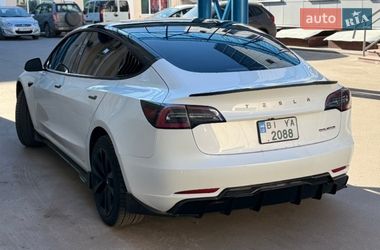 Седан Tesla Model 3 2021 в Полтаві