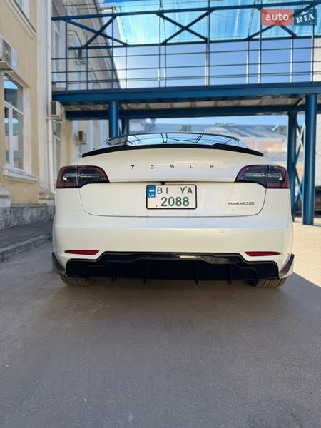 Седан Tesla Model 3 2021 в Полтаве