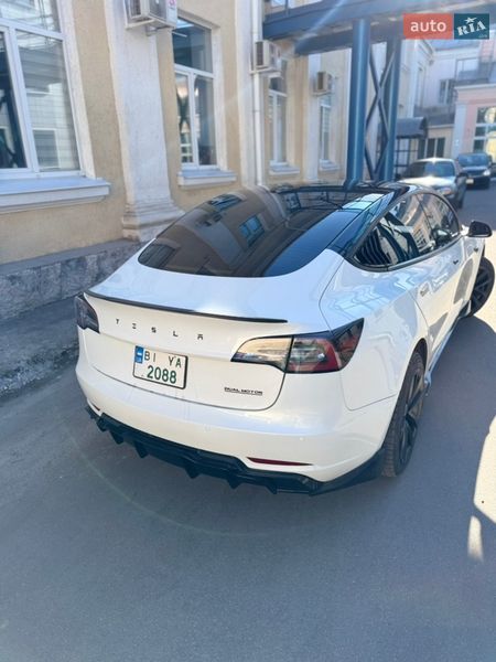 Седан Tesla Model 3 2021 в Полтаві