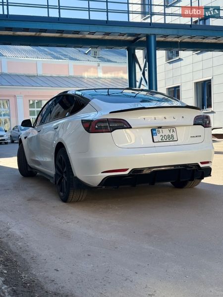 Седан Tesla Model 3 2021 в Полтаві