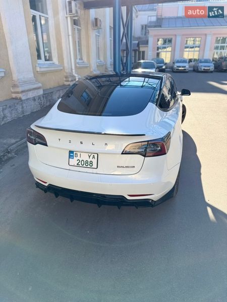 Седан Tesla Model 3 2021 в Полтаві