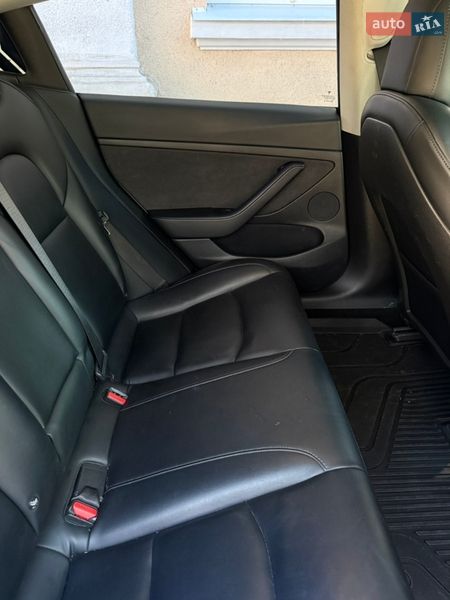 Седан Tesla Model 3 2021 в Полтаві