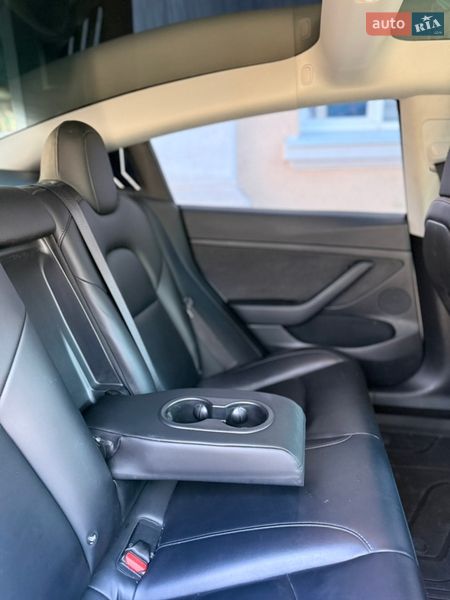 Седан Tesla Model 3 2021 в Полтаві