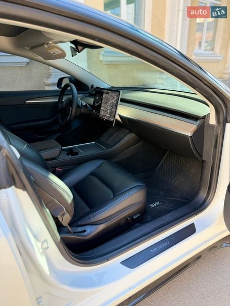 Седан Tesla Model 3 2021 в Полтаві