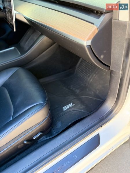 Седан Tesla Model 3 2021 в Полтаве