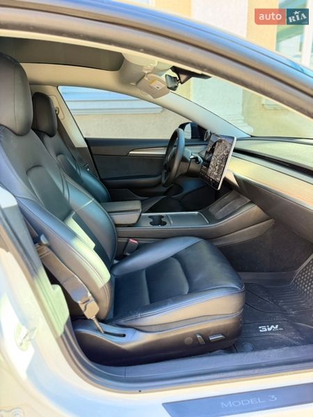 Седан Tesla Model 3 2021 в Полтаві