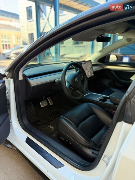 Седан Tesla Model 3 2021 в Полтаві