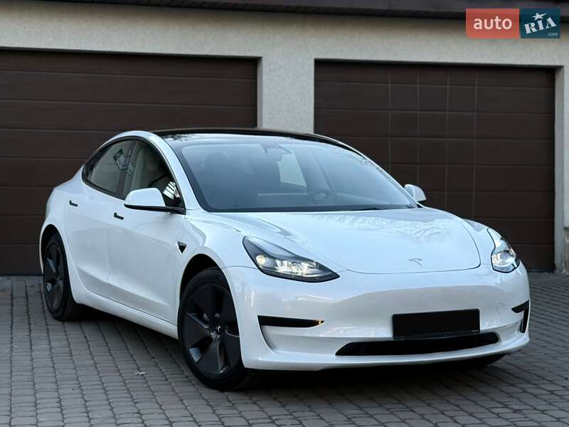 Седан Tesla Model 3 2023 в Киеве