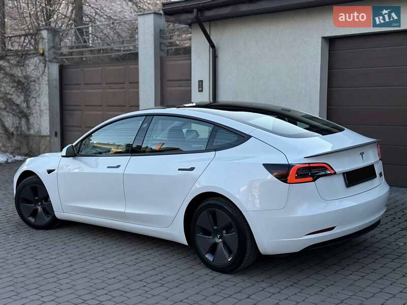 Седан Tesla Model 3 2023 в Киеве