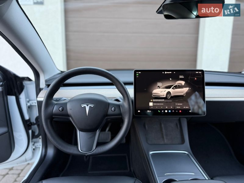 Седан Tesla Model 3 2023 в Киеве