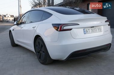 Седан Tesla Model 3 2024 в Снятине