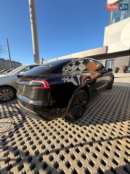 Седан Tesla Model 3 2025 в Харькове