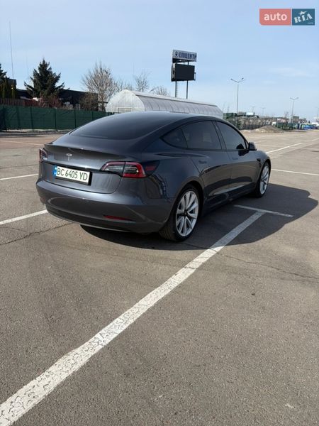 Седан Tesla Model 3 2020 в Львове