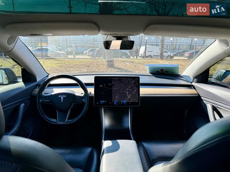 Седан Tesla Model 3 2019 в Киеве