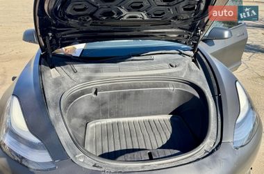 Седан Tesla Model 3 2019 в Киеве
