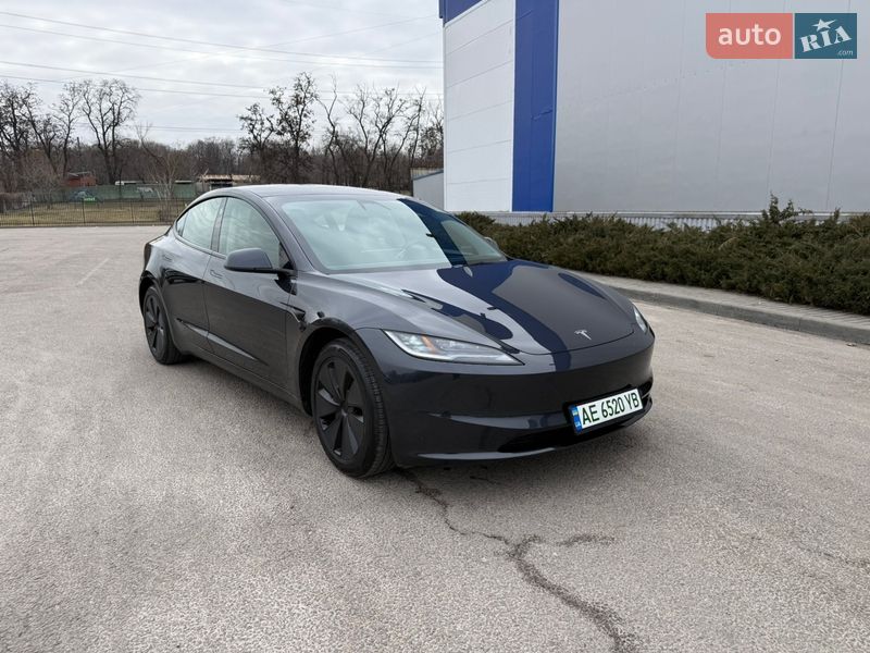 Седан Tesla Model 3 2024 в Дніпрі