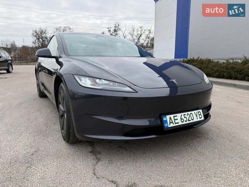 Седан Tesla Model 3 2024 в Дніпрі