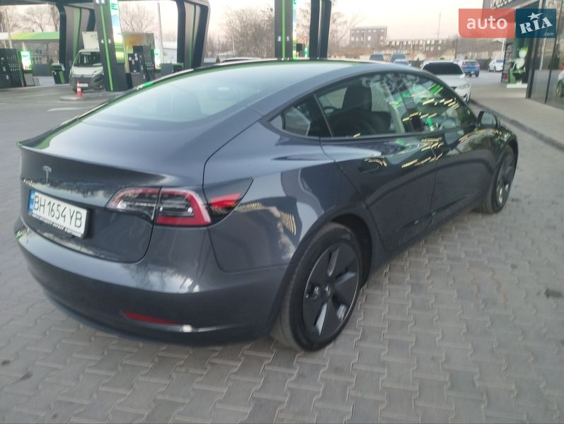 Седан Tesla Model 3 2023 в Одессе