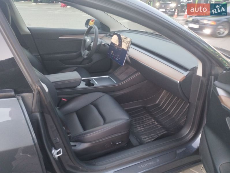 Седан Tesla Model 3 2023 в Одессе