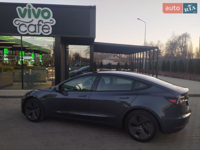 Седан Tesla Model 3 2023 в Одессе