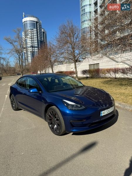 Седан Tesla Model 3 2021 в Києві