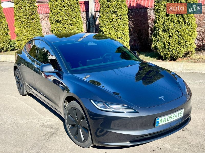 Седан Tesla Model 3 2024 в Києві