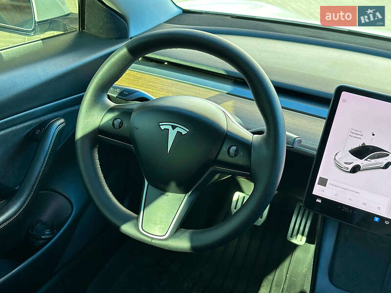 Седан Tesla Model 3 2021 в Одесі