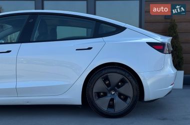 Седан Tesla Model 3 2021 в Ровно
