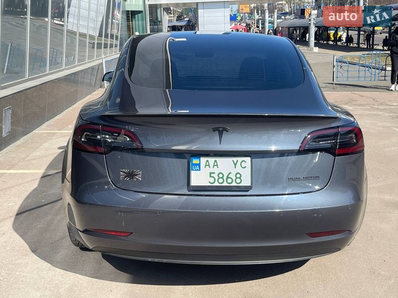 Седан Tesla Model 3 2020 в Києві
