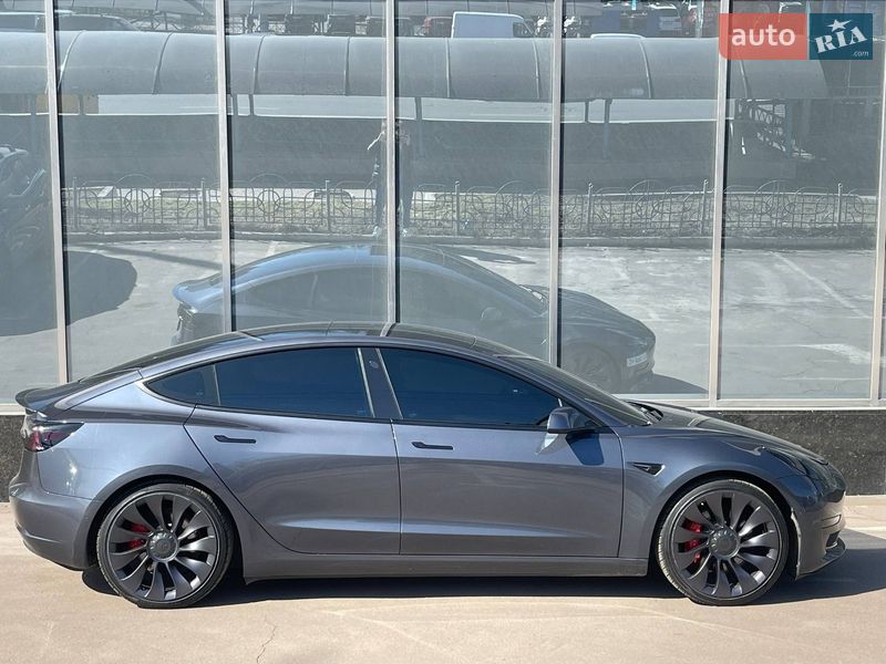 Седан Tesla Model 3 2020 в Києві