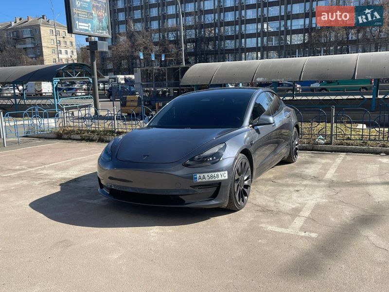 Седан Tesla Model 3 2020 в Києві