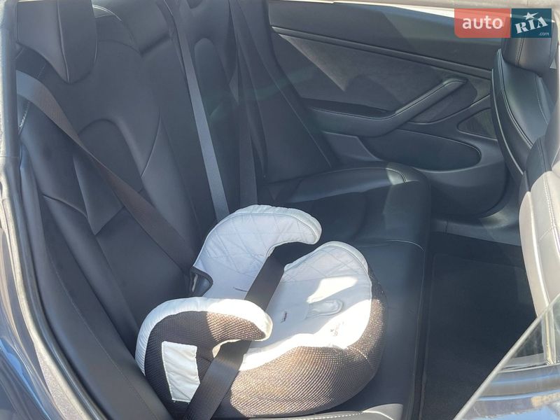 Седан Tesla Model 3 2020 в Києві
