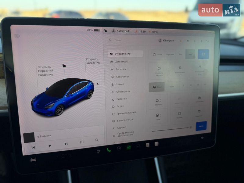 Седан Tesla Model 3 2018 в Ровно