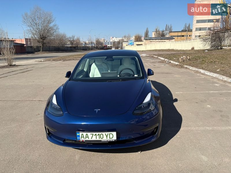 Седан Tesla Model 3 2022 в Києві