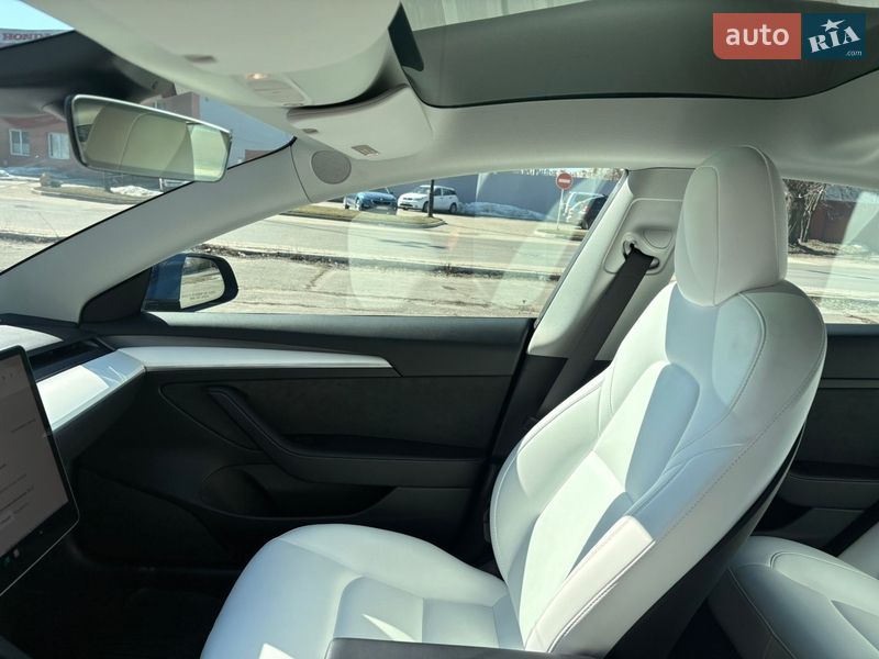 Седан Tesla Model 3 2022 в Києві