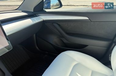 Седан Tesla Model 3 2022 в Киеве