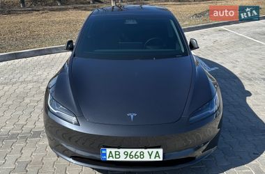 Седан Tesla Model 3 2025 в Тульчине